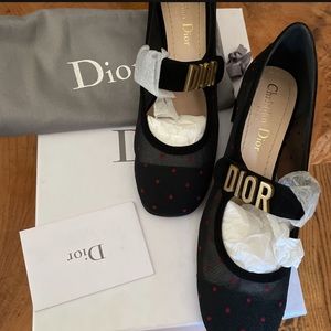 With. Dior baby D brand new in box 5.5